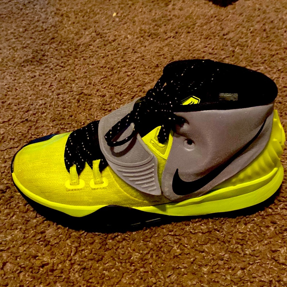 Kyrie 6s neon green and silver “ accepting offers “